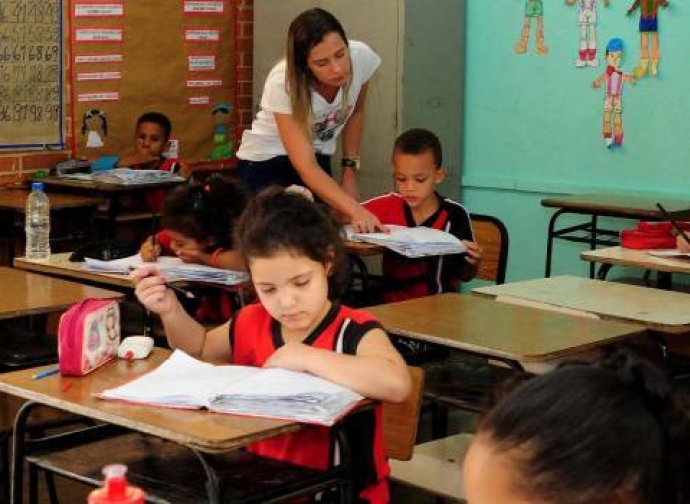 Governo de Minas publica novas nomeações de excedentes do concurso da Educação de 2017